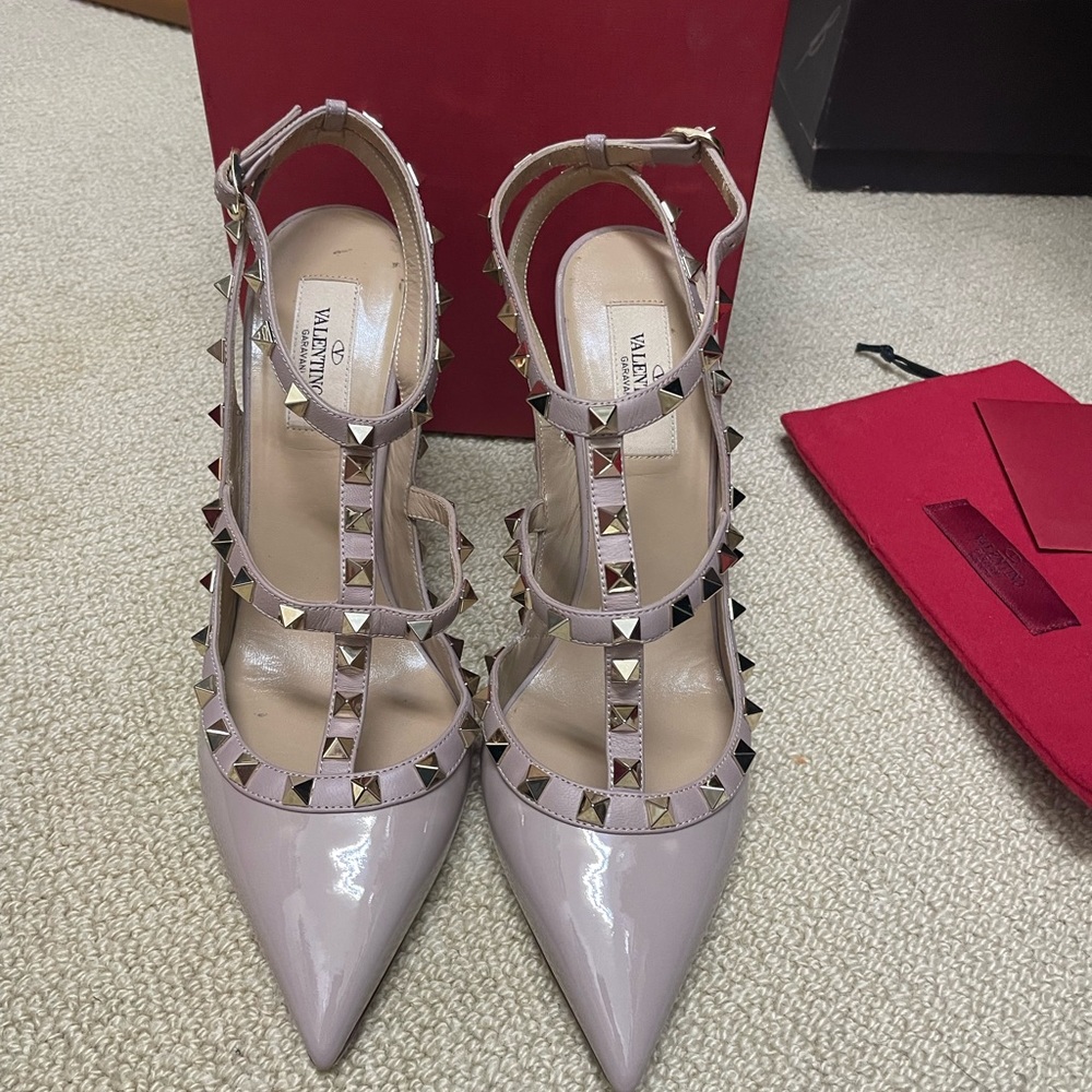 Valentino rockstud heels - Picture 2 of 10